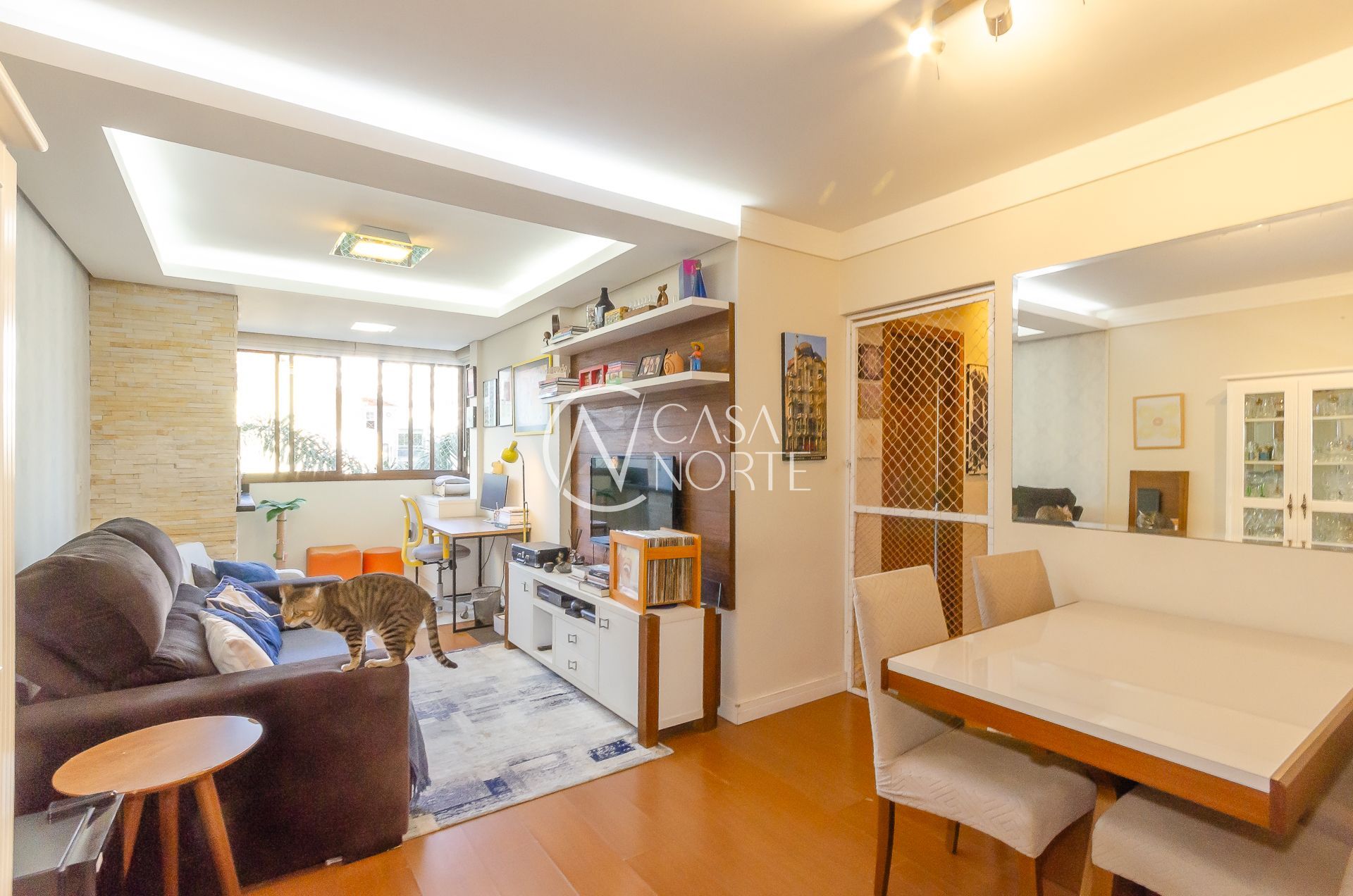 Apartamento à venda com 3 quartos, 73m², 1 suíte, 1 vaga, Rua Lopo Gonçalves no bairro Cidade Baixa em Porto Alegre