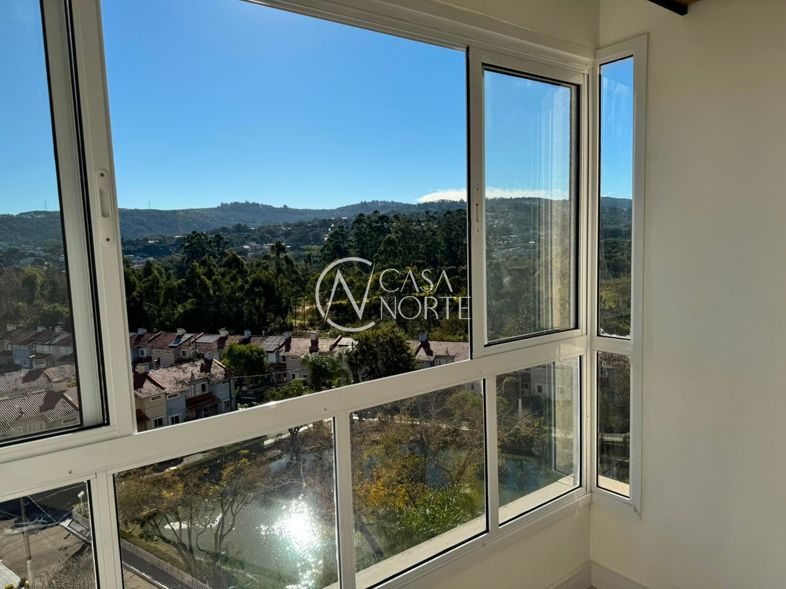 Apartamento à venda com 2 quartos, 42m², 2 vagas, Avenida da Cavalhada no bairro Cavalhada em Porto Alegre