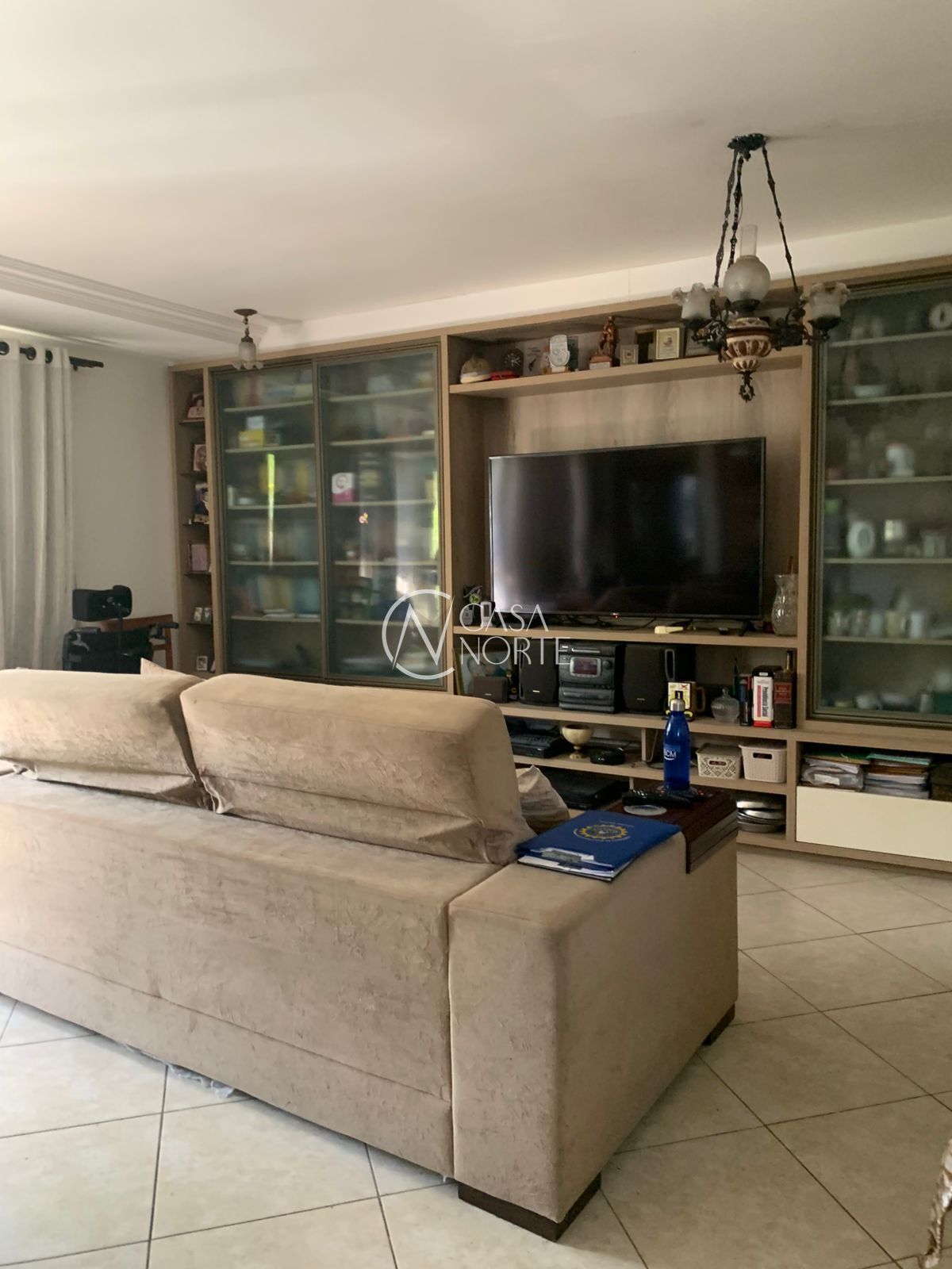 Apartamento à venda com 3 quartos, 137m², 1 suíte, 2 vagas, Rua Eurico Lara no bairro Medianeira em Porto Alegre