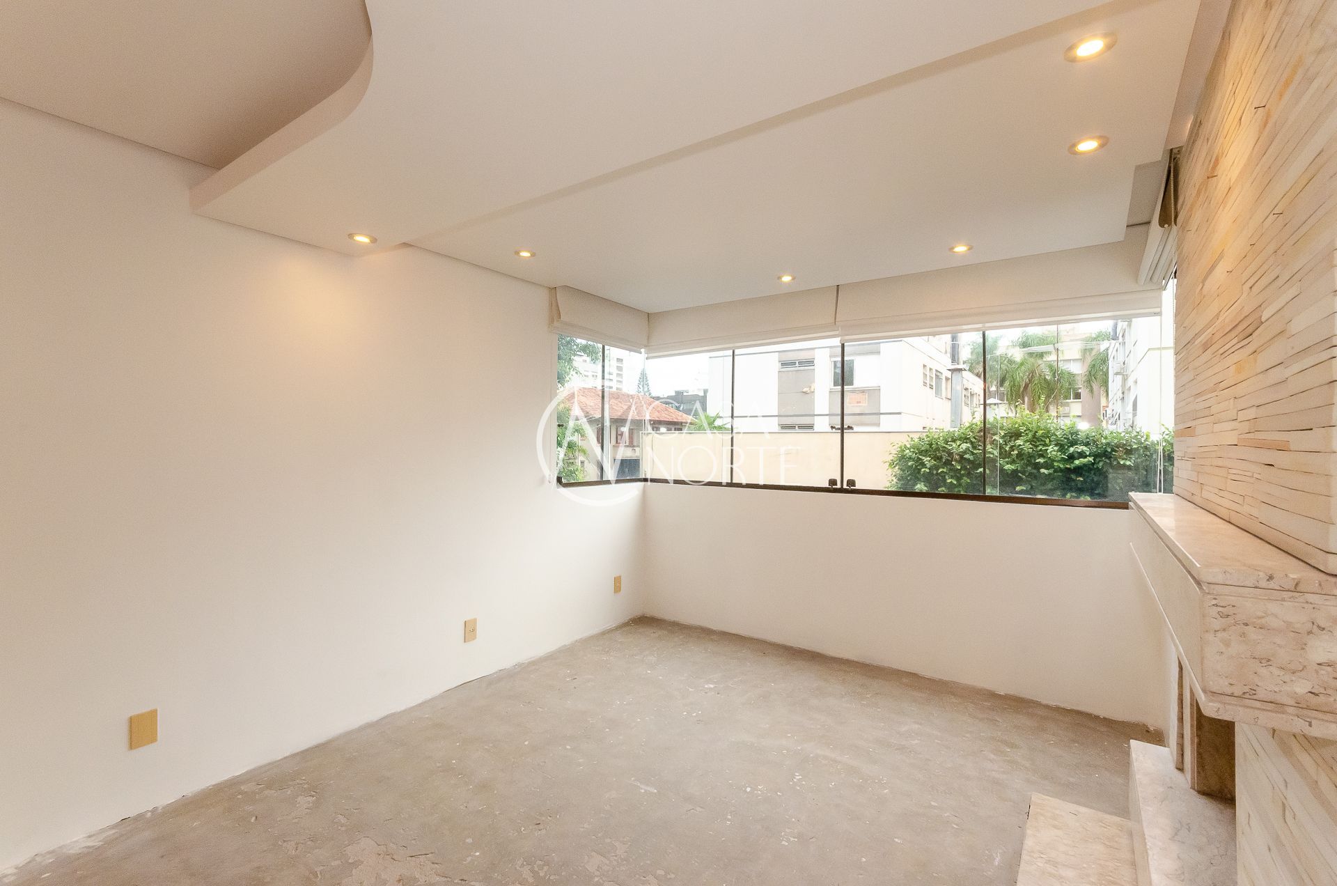 Apartamento à venda com 2 quartos, 74m², 1 suíte, 1 vaga, Avenida Itaqui no bairro Petrópolis em Porto Alegre