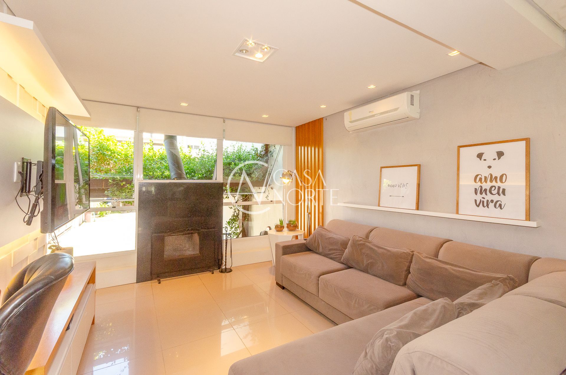 Casa de Condomínio à venda com 3 quartos, 194m², 3 suítes, 4 vagas, Rua Conselheiro Xavier da Costa no bairro Ipanema em Porto Alegre