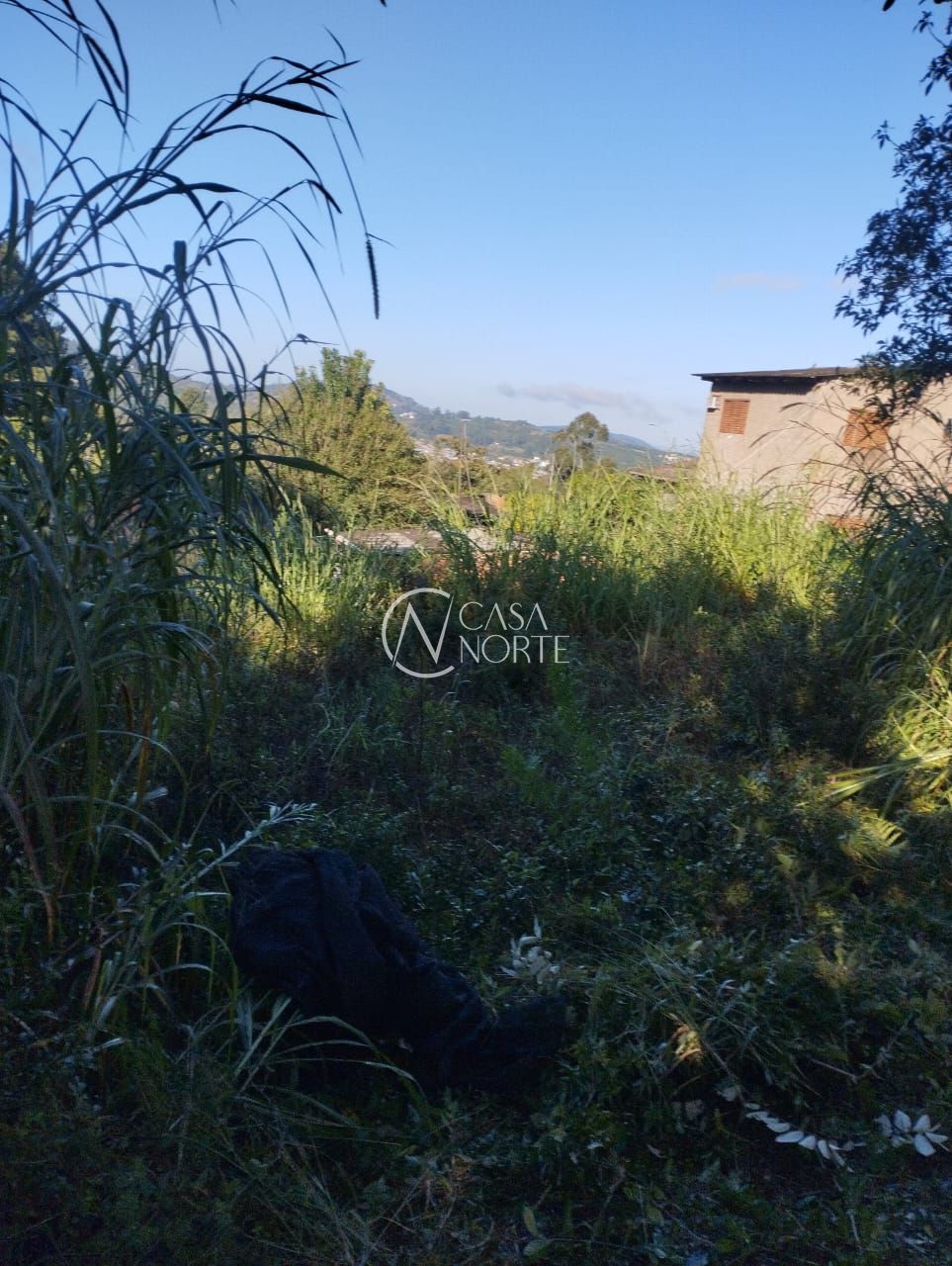 Terreno à venda  com 1800m², Rua Florestan Fernandes no bairro Vila Nova em Porto Alegre