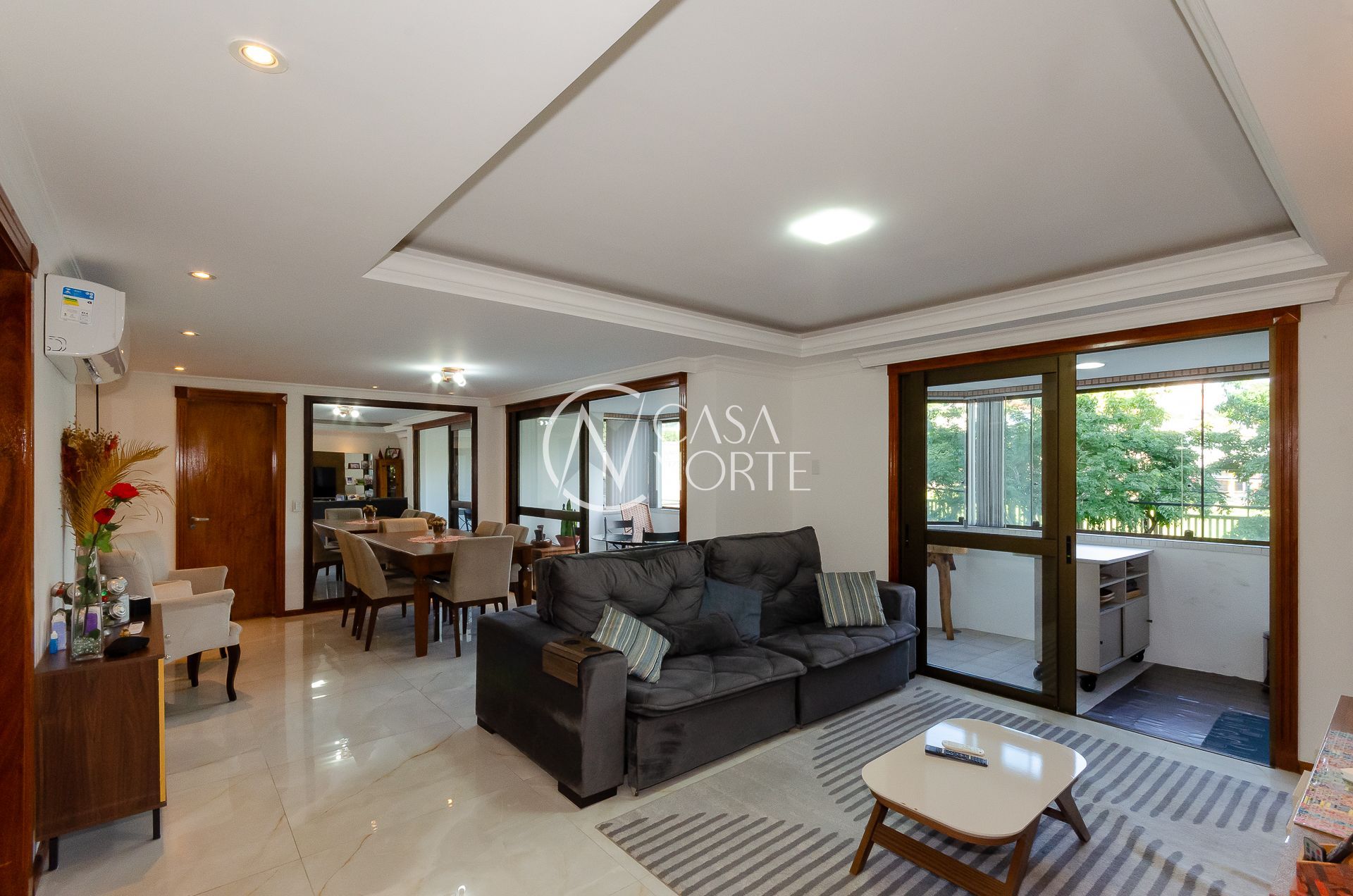 Apartamento à venda com 3 quartos, 138m², 1 suíte, 2 vagas, Rua Tomaz Gonzaga no bairro Três Figueiras em Porto Alegre