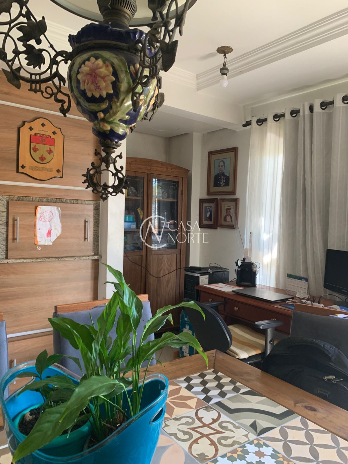 Apartamento à venda com 3 quartos, 137m², 1 suíte, 2 vagas, Rua Eurico Lara no bairro Medianeira em Porto Alegre