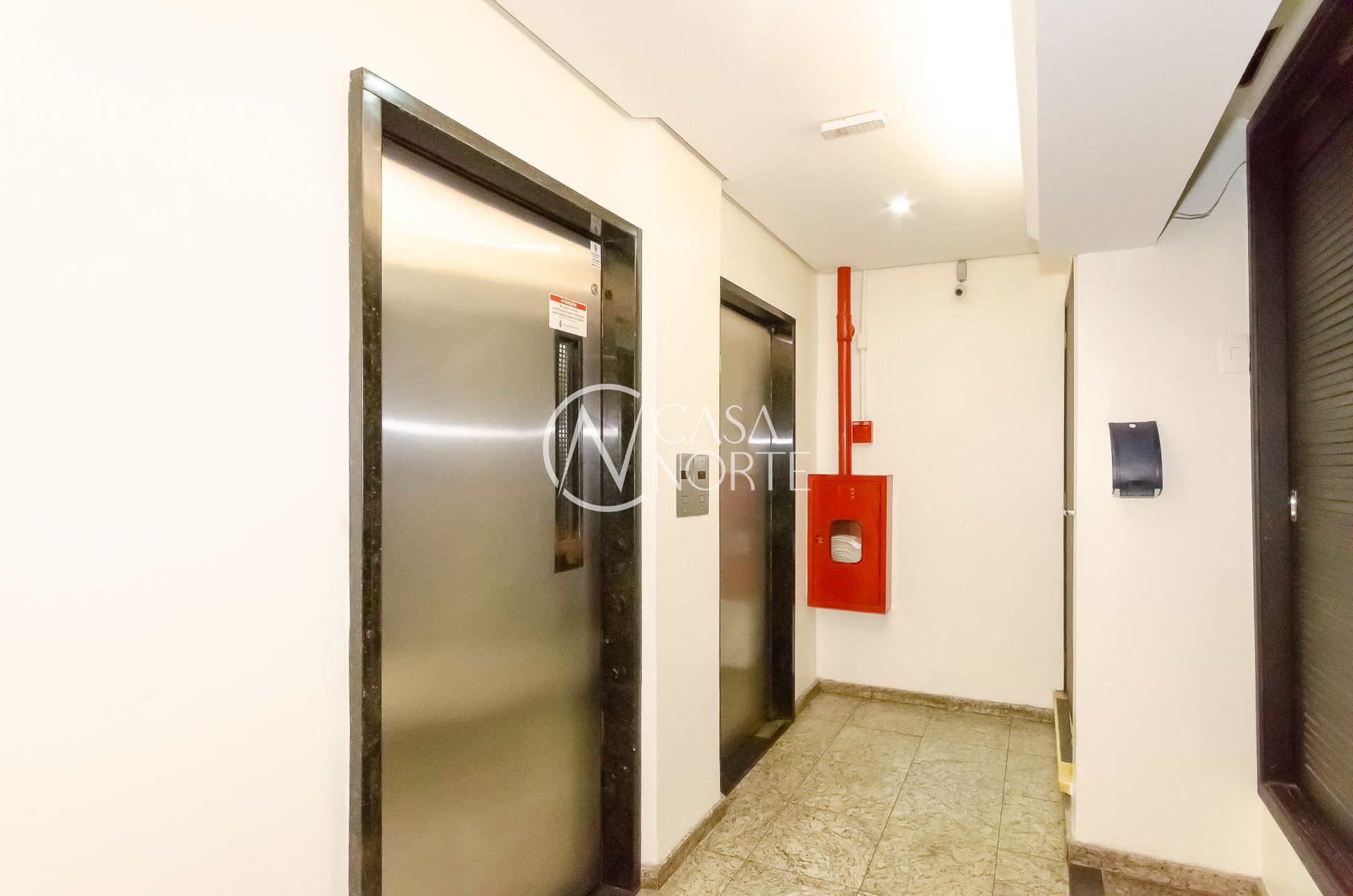 Apartamento à venda com 3 quartos, 108m², 1 suíte, Rua Giordano Bruno no bairro Rio Branco em Porto Alegre