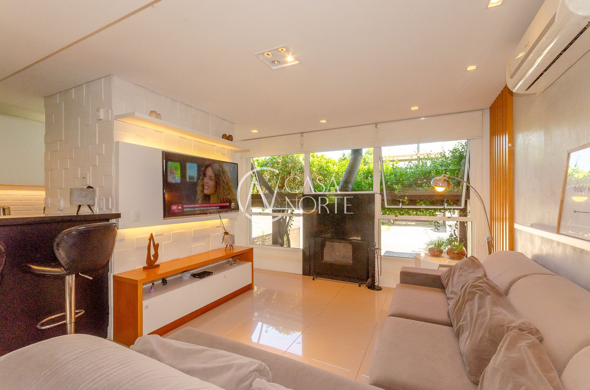 Casa de Condomínio à venda com 3 quartos, 194m², 3 suítes, 4 vagas, Rua Conselheiro Xavier da Costa no bairro Ipanema em Porto Alegre