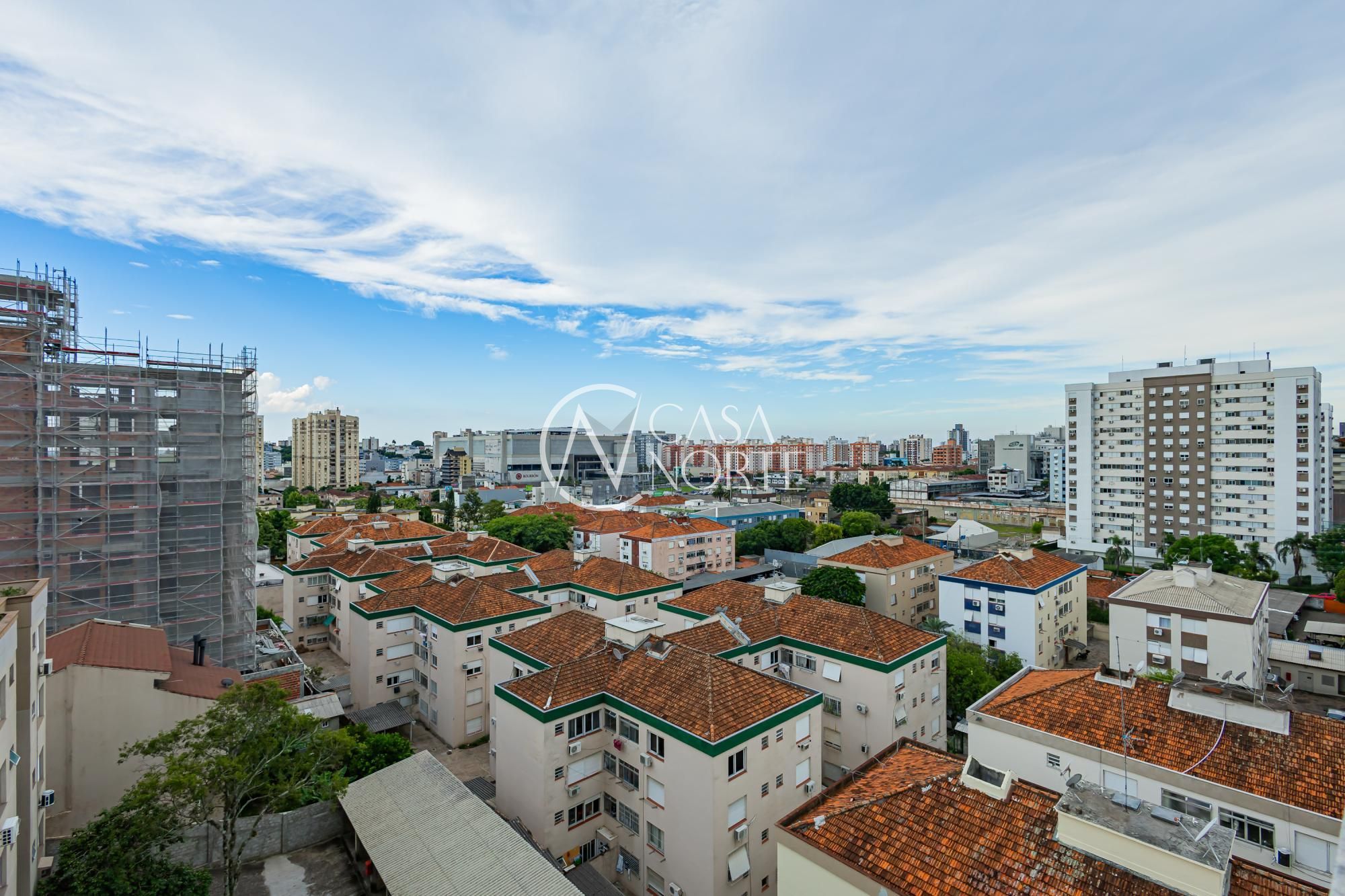 Apartamento à venda com 2 quartos, 67m², 1 suíte, 2 vagas, Rua Roque Calage no bairro Passo da Areia em Porto Alegre