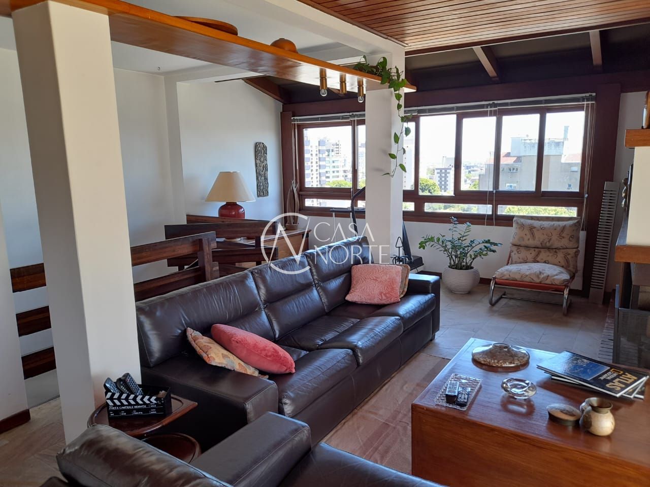 Cobertura à venda com 3 quartos, 212m², 1 suíte, 2 vagas, Rua Portugal no bairro Higienópolis em Porto Alegre