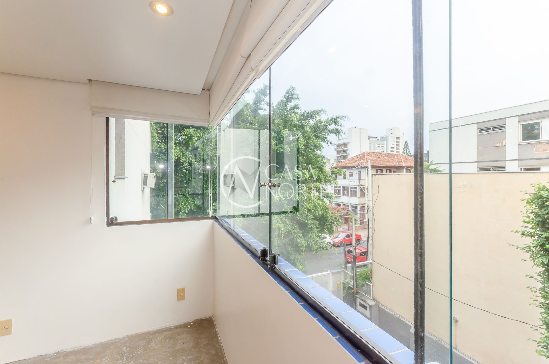 Apartamento à venda com 2 quartos, 74m², 1 suíte, 1 vaga, Avenida Itaqui no bairro Petrópolis em Porto Alegre