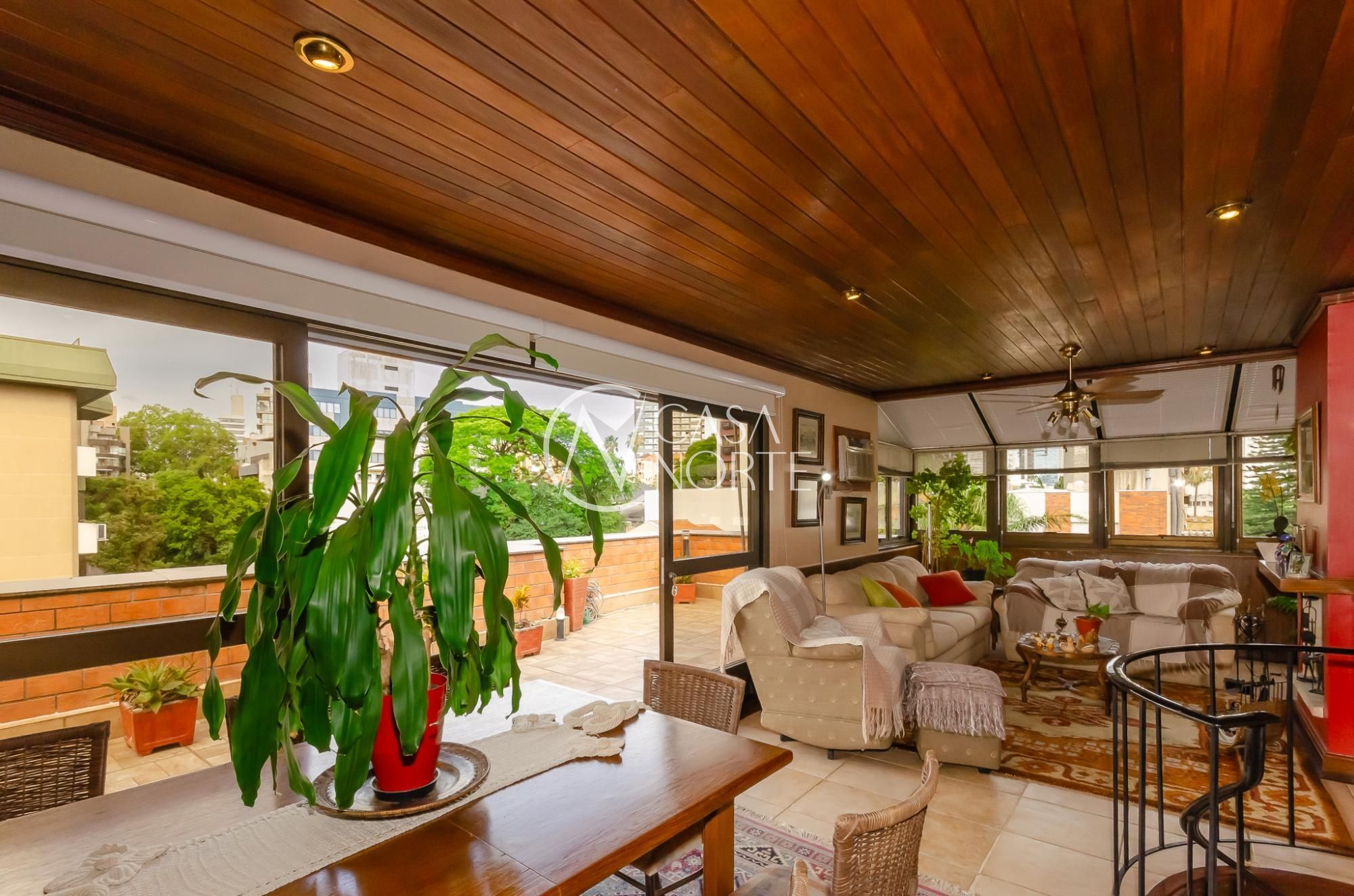 Cobertura à venda com 3 quartos, 199m², 1 suíte, 2 vagas, Avenida Iguassu no bairro Petrópolis em Porto Alegre