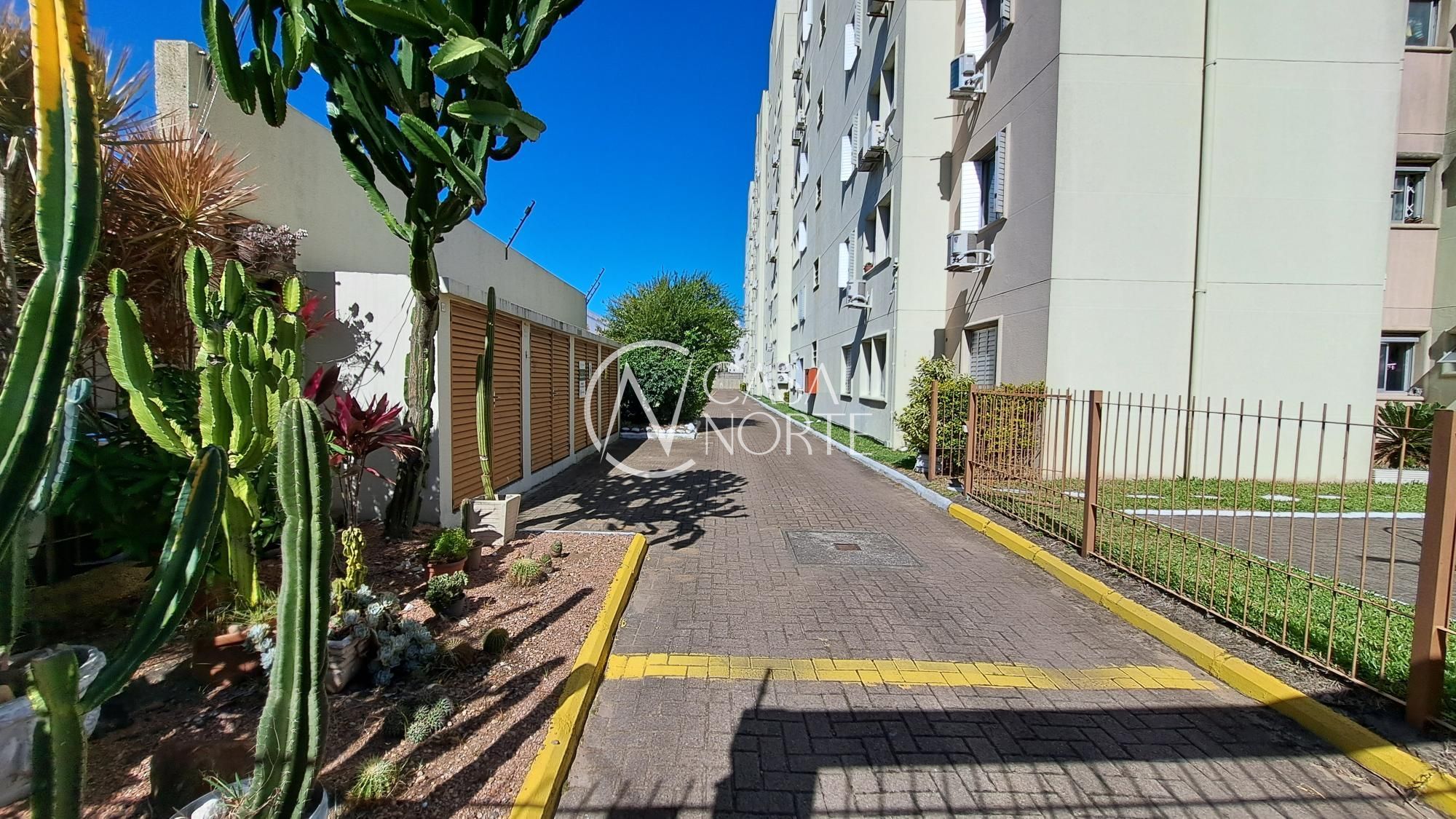Apartamento à venda com 2 quartos, 44m², 1 vaga, Avenida Engenheiro Francisco Rodolfo Simch no bairro Sarandi em Porto Alegre