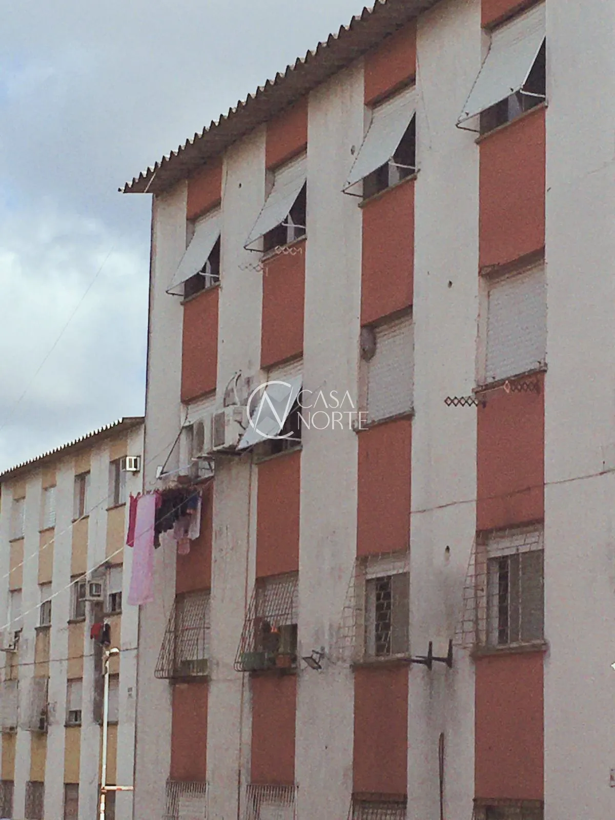 Apartamento à venda com 2 quartos, 45m², 1 vaga, Rua dos Maias no bairro Rubem Berta em Porto Alegre