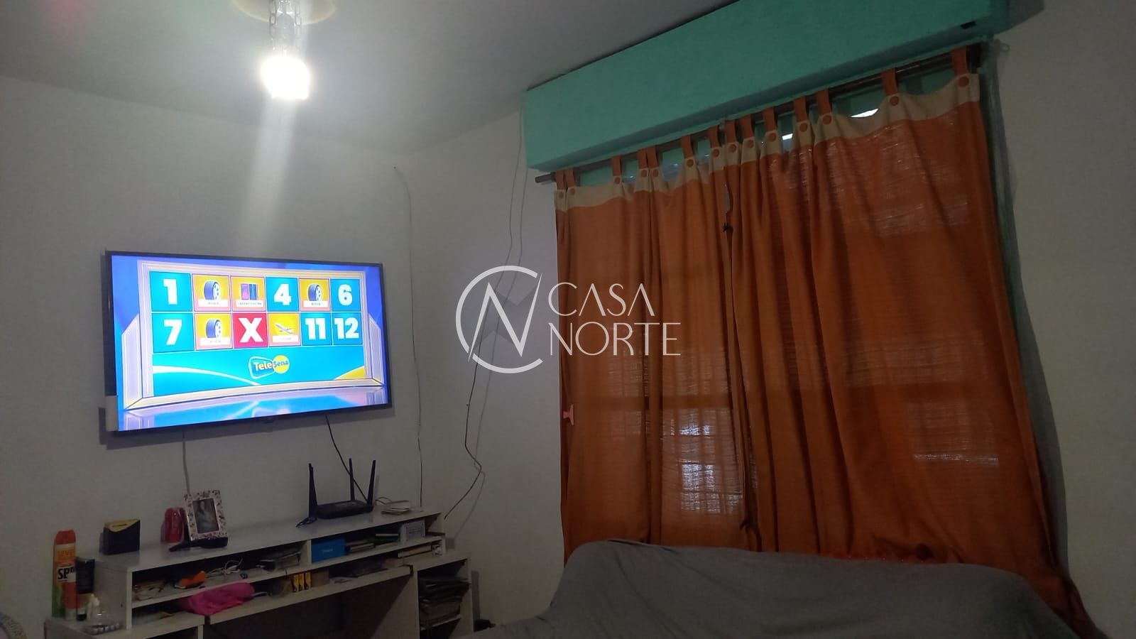 Casa à venda com 2 quartos, 70m², 1 suíte, 2 vagas, Rua Guadalajara no bairro Jardim Sabará em Porto Alegre