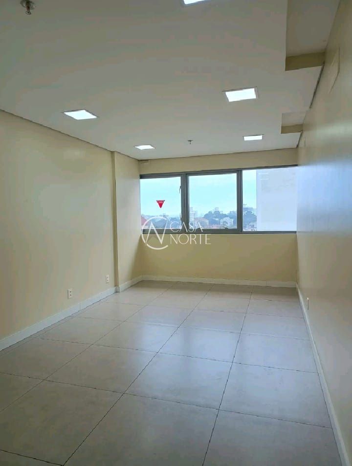Sala Comercial à venda com 1 quarto, 25m², 1 vaga, Avenida Assis Brasil no bairro São Sebastião em Porto Alegre