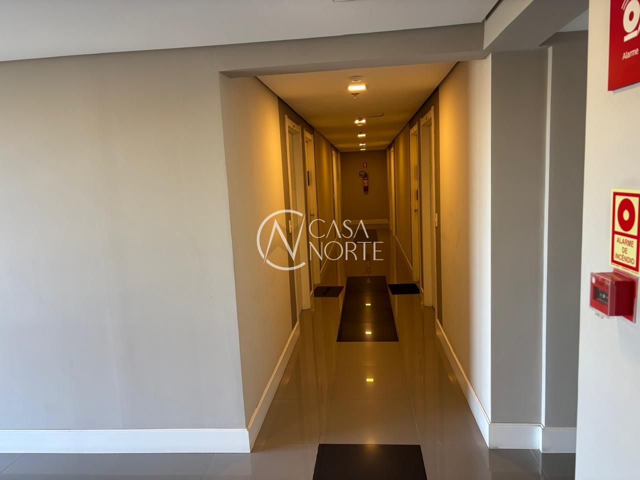 Sala Comercial à venda com 1 quarto, 25m², 1 vaga, Avenida Assis Brasil no bairro São Sebastião em Porto Alegre