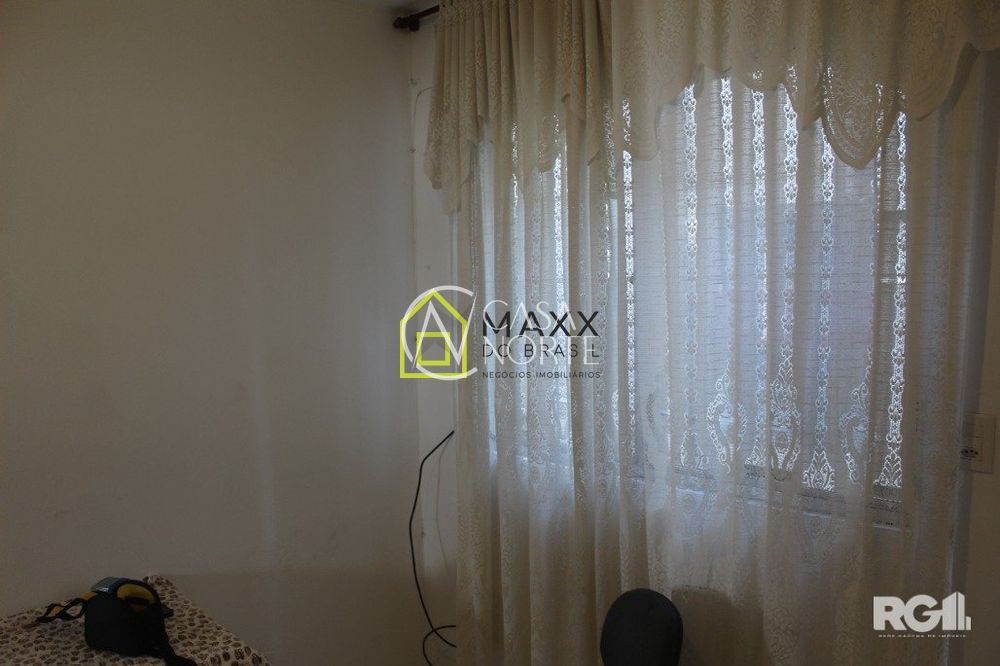 Apartamento à venda com 2 quartos, 39m², 1 vaga, Rua dos Maias no bairro Rubem Berta em Porto Alegre