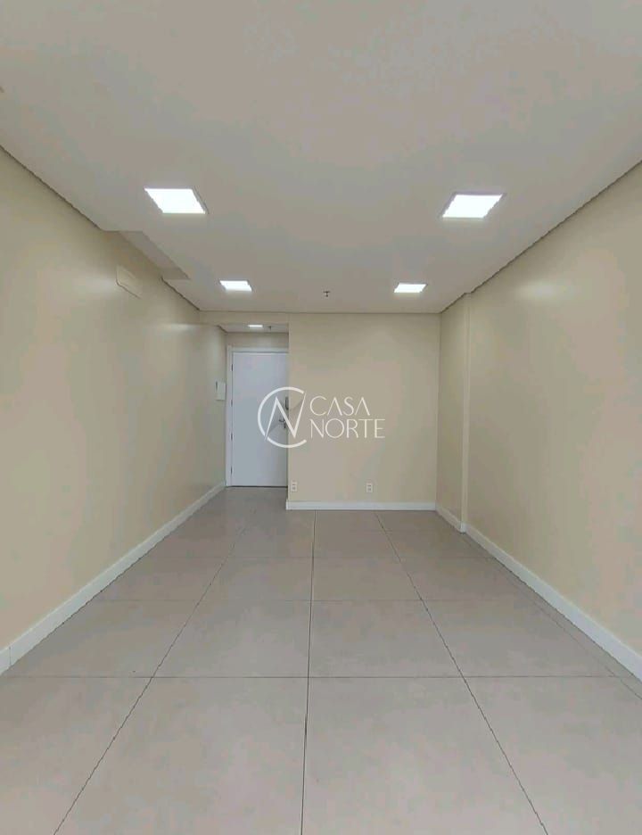 Sala Comercial à venda com 1 quarto, 25m², 1 vaga, Avenida Assis Brasil no bairro São Sebastião em Porto Alegre