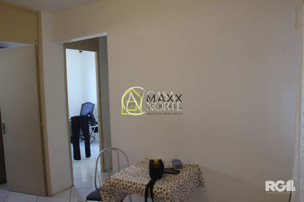 Apartamento à venda com 2 quartos, 39m², 1 vaga, Rua dos Maias no bairro Rubem Berta em Porto Alegre