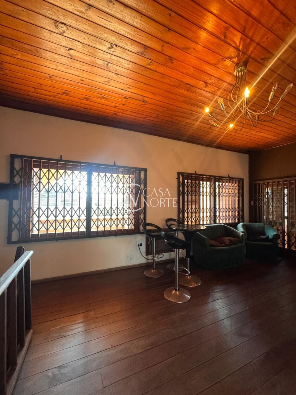 Casa à venda com 3 quartos, 300m², 2 suítes, 3 vagas, Avenida Francisco Silveira Bitencourt no bairro Sarandi em Porto Alegre