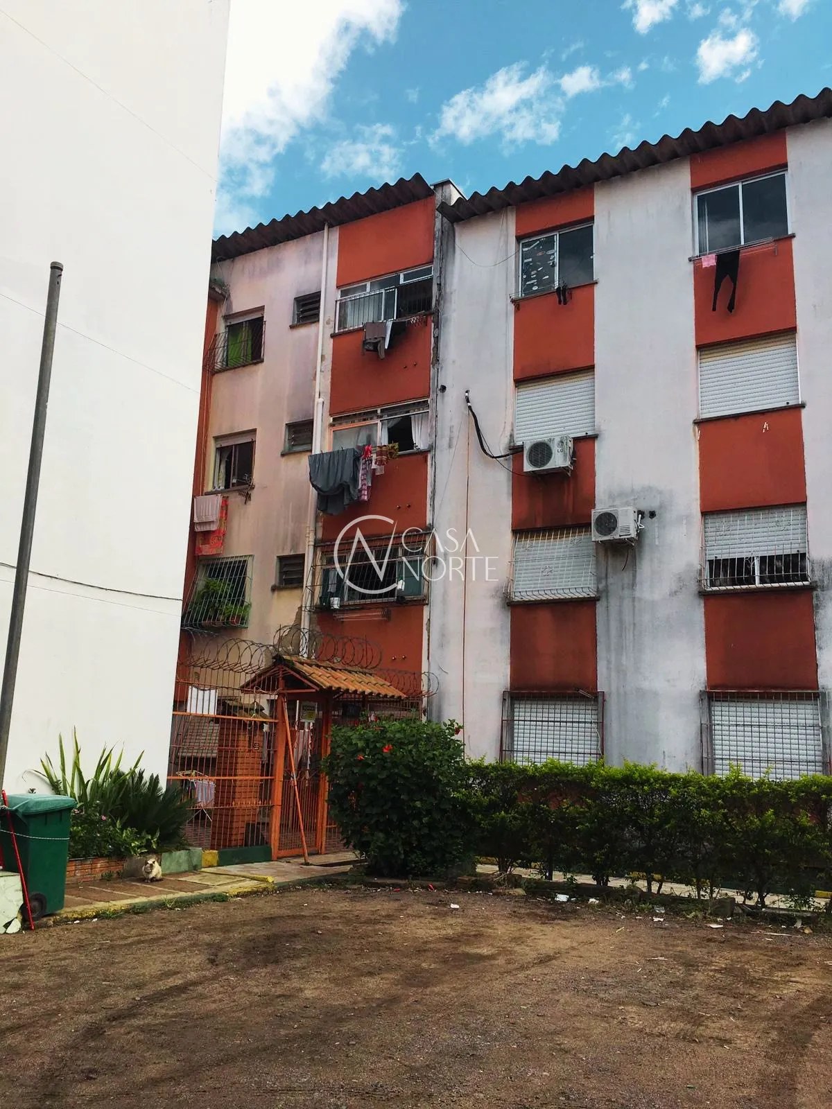 Apartamento à venda com 2 quartos, 45m², 1 vaga, Rua dos Maias no bairro Rubem Berta em Porto Alegre