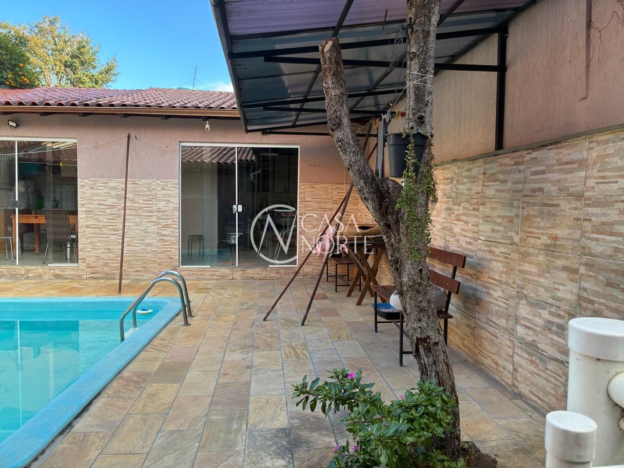 Casa à venda com 3 quartos, 145m², 1 suíte, 3 vagas, Rua Doutor Osvaldo Degrazia no bairro Costa e Silva em Porto Alegre