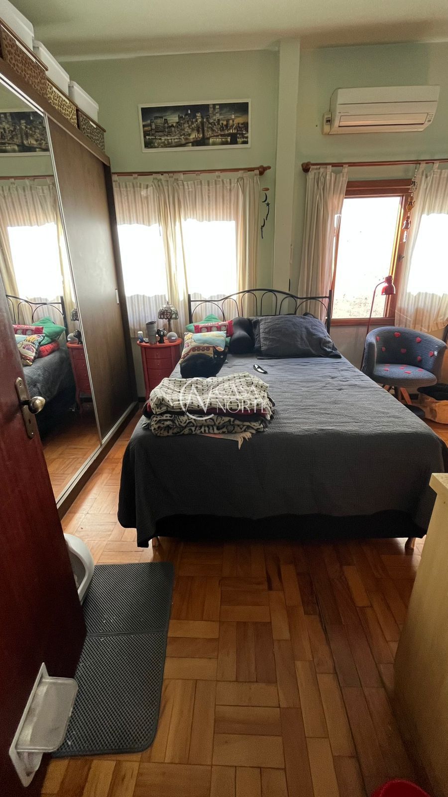 Casa à venda com 3 quartos, 75m², 2 vagas, Rua Gomes Jardim no bairro Santana em Porto Alegre