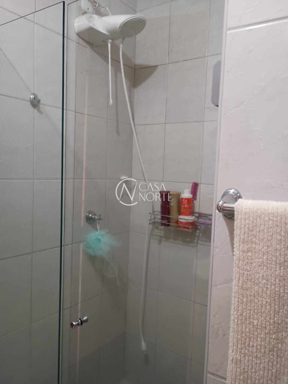 Casa de Condomínio à venda com 2 quartos, 67m², 2 vagas, Rua Pistóia no bairro Passo da Areia em Porto Alegre