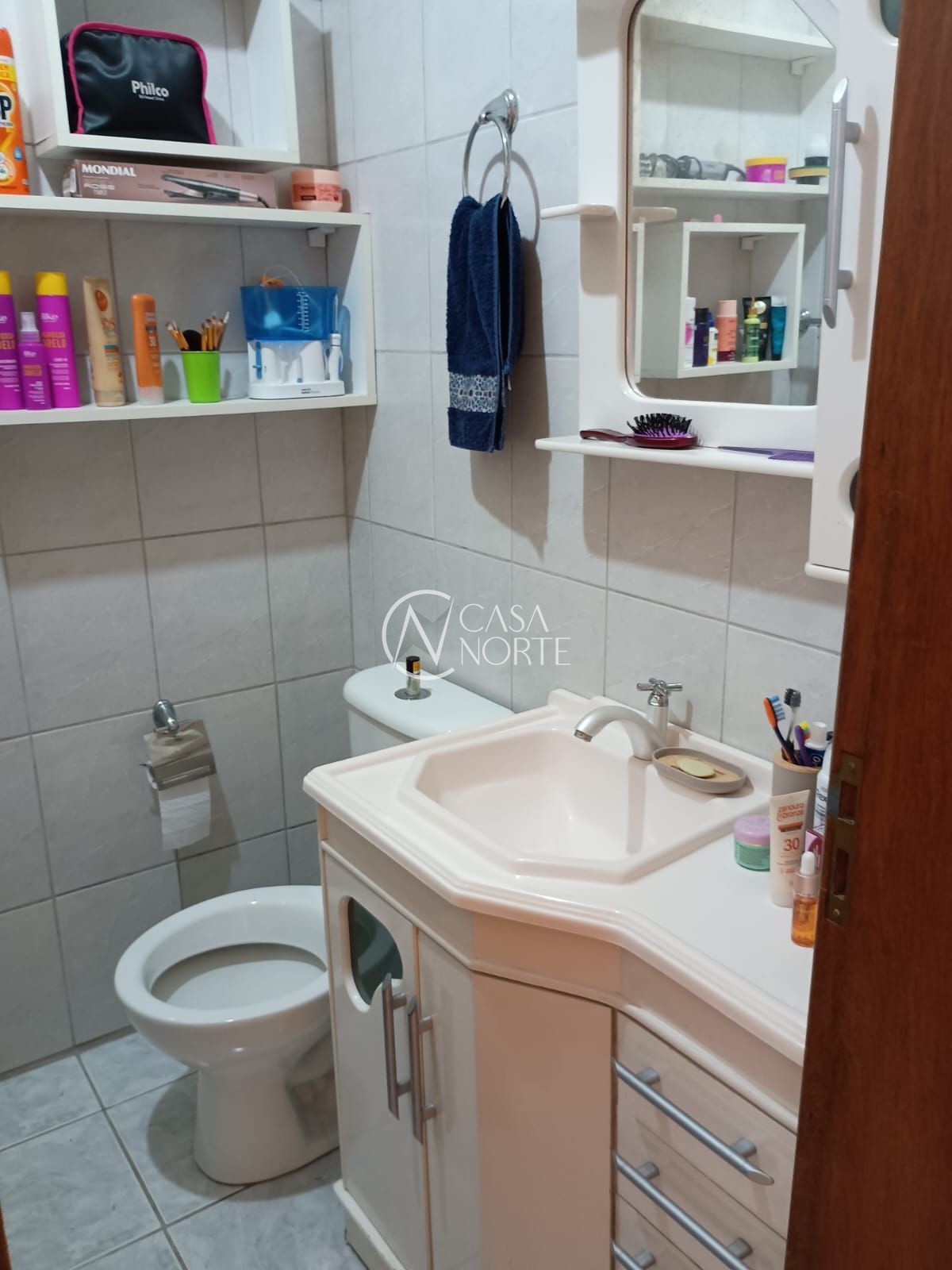 Casa de Condomínio à venda com 2 quartos, 67m², 2 vagas, Rua Pistóia no bairro Passo da Areia em Porto Alegre