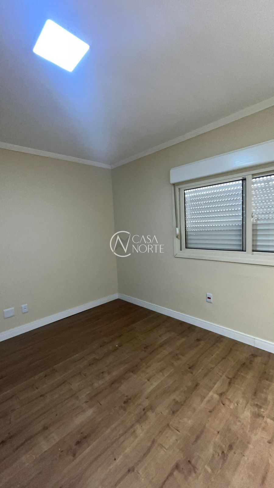 Casa de Condomínio à venda com 2 quartos, 65m², 1 vaga, Rua Pistóia no bairro Passo da Areia em Porto Alegre
