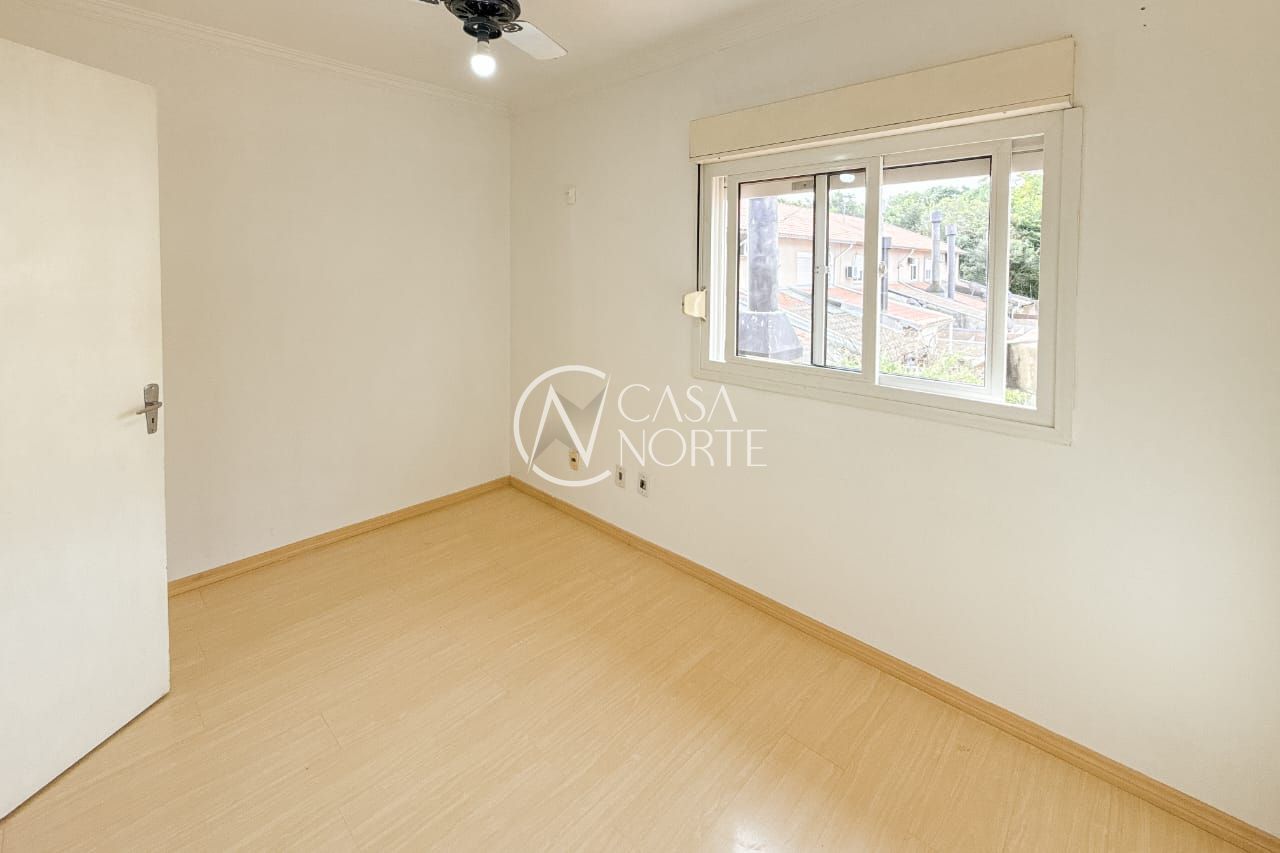 Casa de Condomínio à venda com 2 quartos, 65m², 2 vagas, Rua Pistóia no bairro Passo da Areia em Porto Alegre