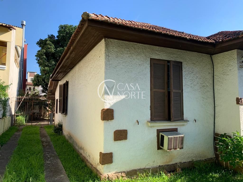 Casa à venda com 3 quartos, 60m², 3 vagas, Avenida Assis Brasil no bairro Passo da Areia em Porto Alegre