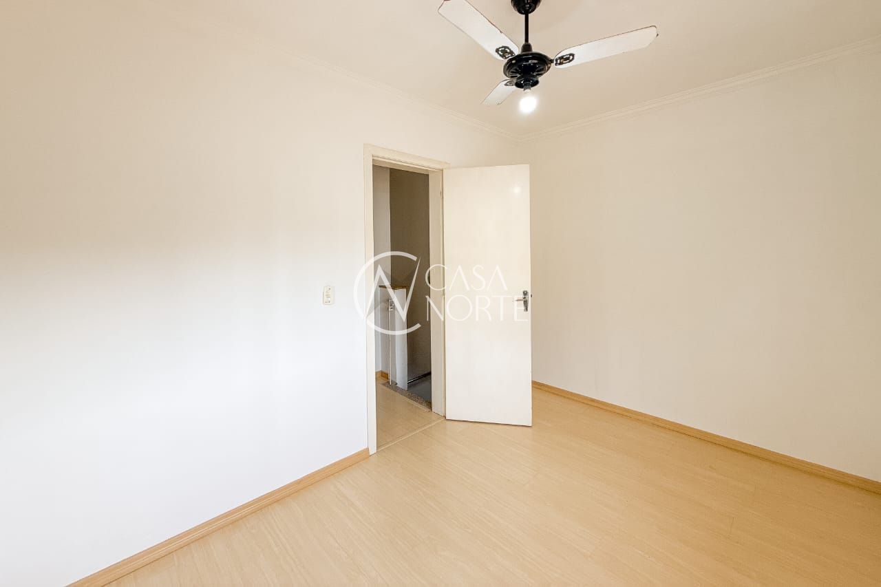 Casa de Condomínio à venda com 2 quartos, 65m², 2 vagas, Rua Pistóia no bairro Passo da Areia em Porto Alegre