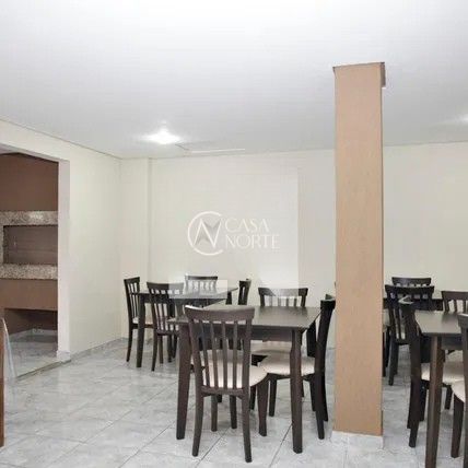 Apartamento à venda com 3 quartos, 81m², 1 suíte, 2 vagas, Rua Roque Calage no bairro Passo da Areia em Porto Alegre