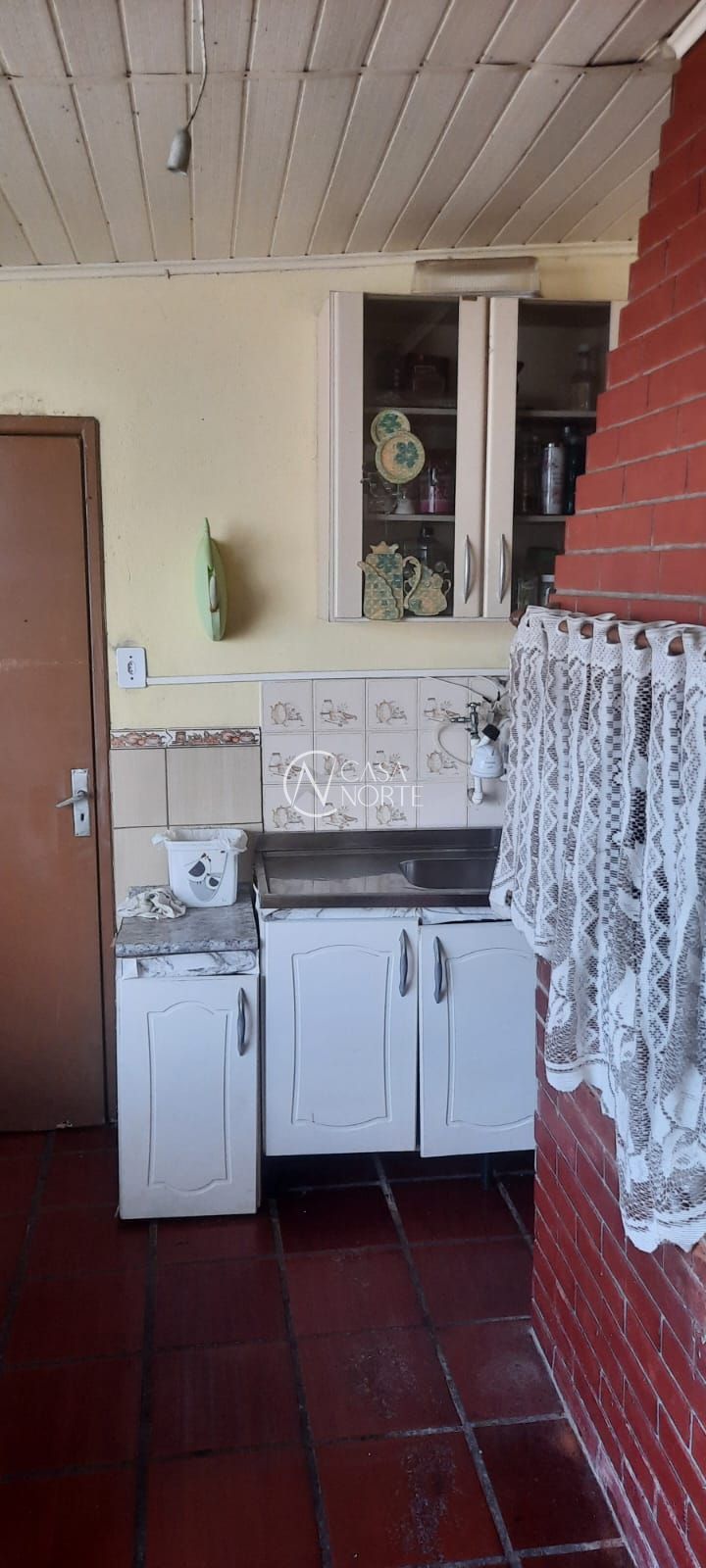 Casa à venda com 3 quartos, 67m², 2 vagas, Avenida Bernardino Silveira de Amorim no bairro Rubem Berta em Porto Alegre