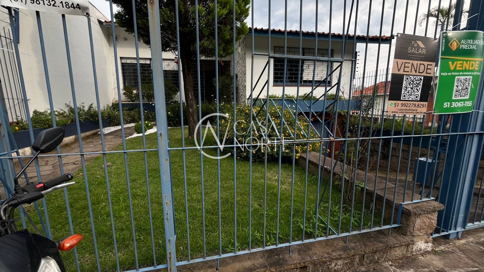 Casa à venda com 3 quartos, 309m², 2 vagas, Rua Senador Annibal di Primio no bairro Boa Vista em Porto Alegre