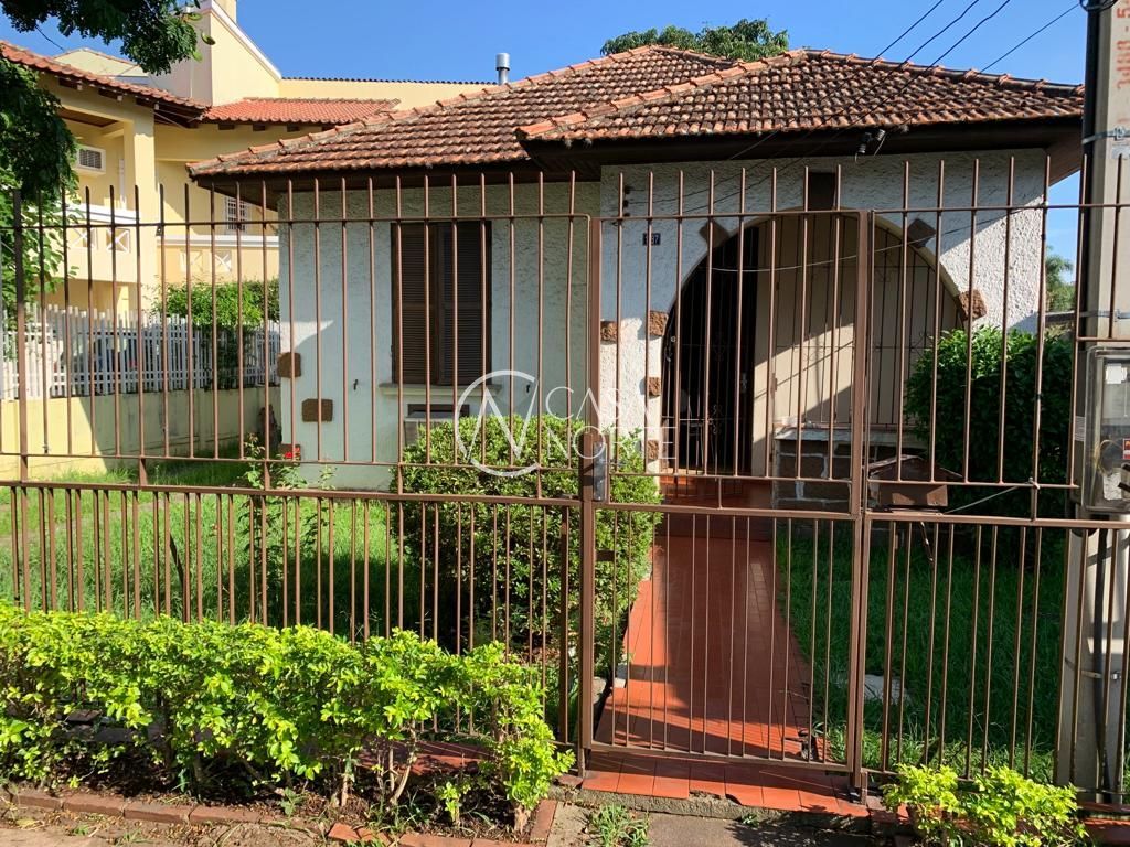 Casa à venda com 3 quartos, 60m², 3 vagas, Avenida Assis Brasil no bairro Passo da Areia em Porto Alegre