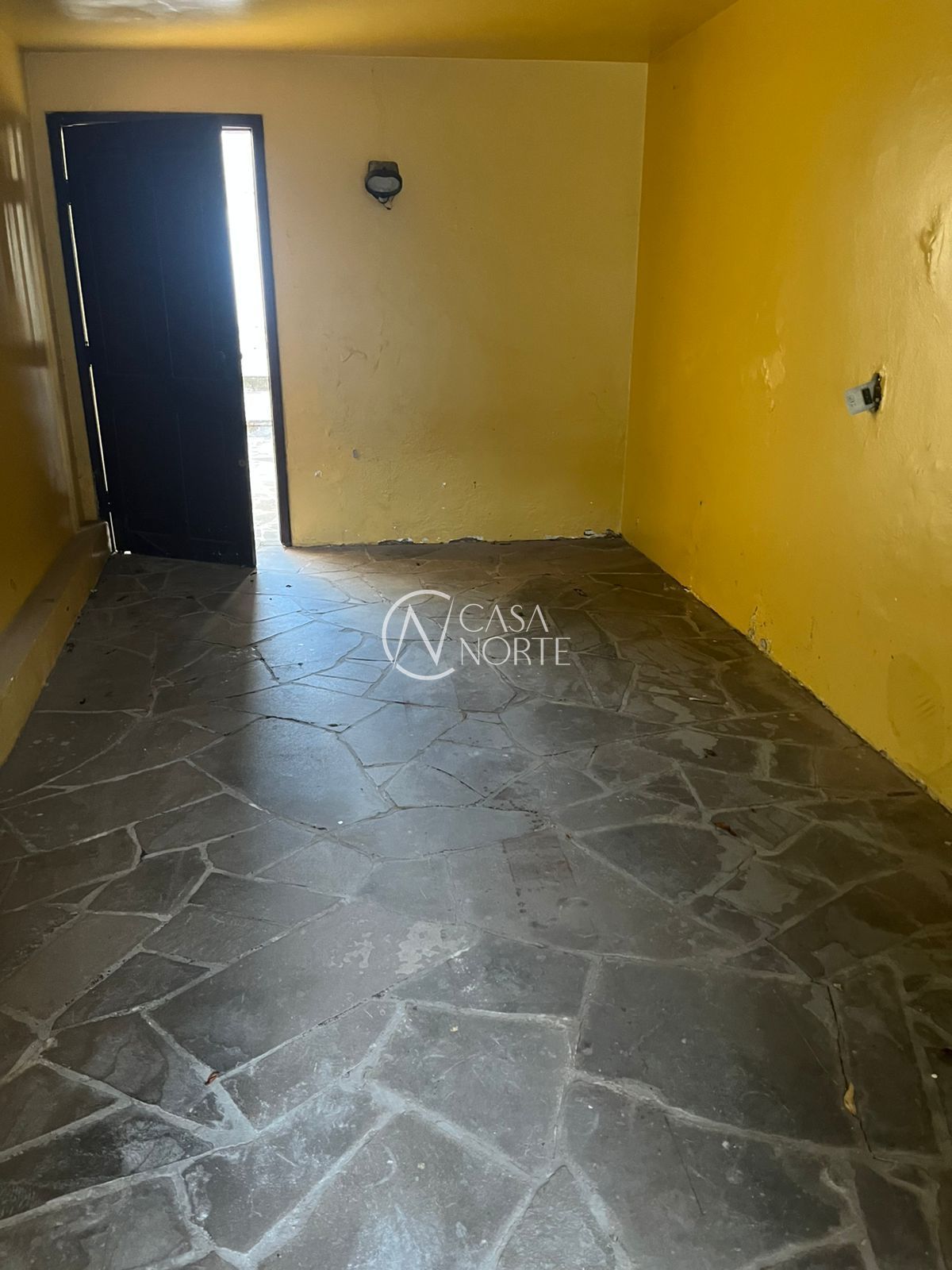 Casa à venda com 3 quartos, 220m², 1 suíte, 3 vagas, Rua Lobo da Costa no bairro Cidade Baixa em Porto Alegre