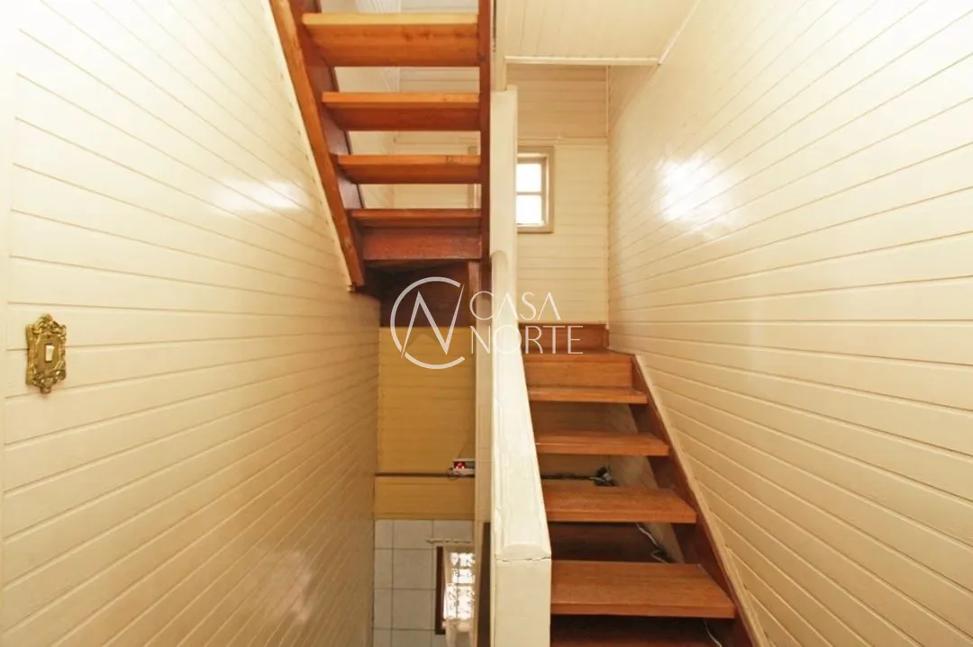 Casa à venda com 3 quartos, 326m², 1 suíte, 2 vagas, Rua Dona Oti no bairro Petrópolis em Porto Alegre