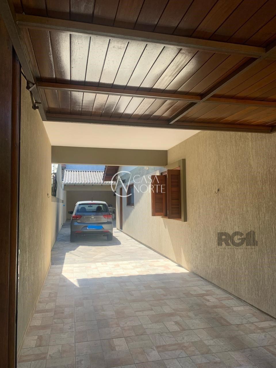 Casa à venda com 3 quartos, 182m², 1 suíte, 2 vagas, Avenida Orleaes no bairro Guarujá em Porto Alegre