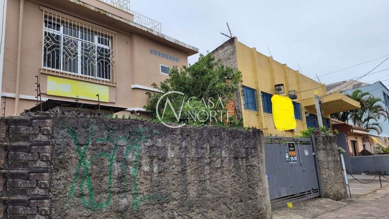 Casa à venda com 3 quartos, 200m², 2 suítes, 3 vagas, Avenida Berlim no bairro São Geraldo em Porto Alegre