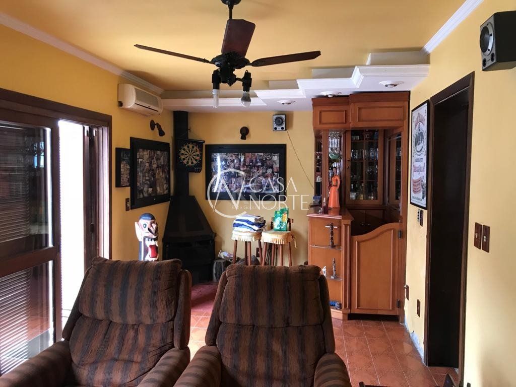 Casa à venda com 4 quartos, 270m², 1 suíte, 5 vagas, Rua Coronel Jaime da Costa Pereira no bairro Partenon em Porto Alegre