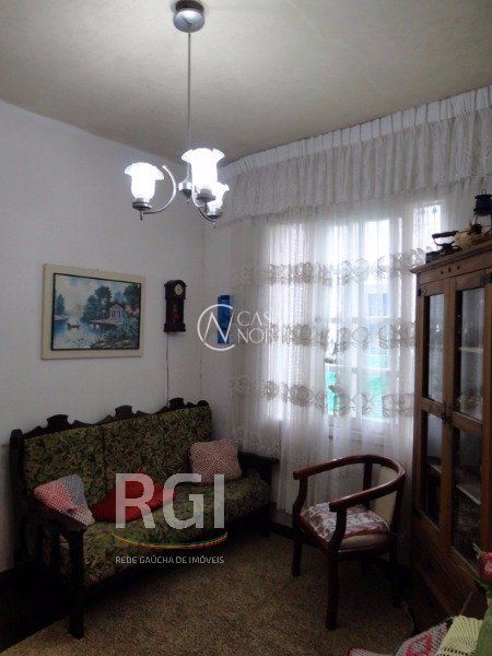 Casa à venda com 3 quartos, 90m², 1 vaga, Rua Juarez Tavora no bairro Vila João Pessoa em Porto Alegre