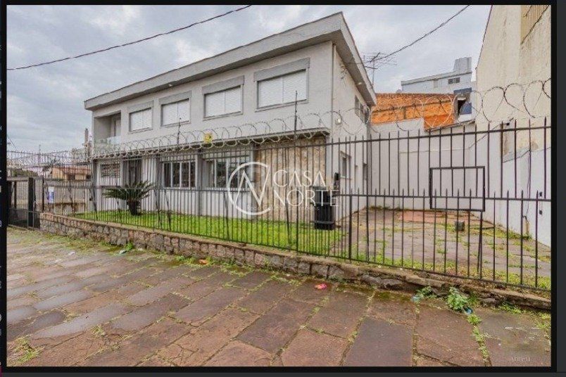 Casa à venda com 3 quartos, 220m², 2 suítes, 2 vagas, Rua Euclydes Moura no bairro Partenon em Porto Alegre