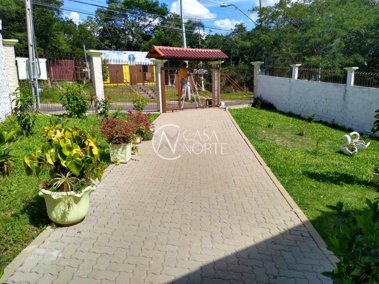 Casa à venda com 3 quartos, 260m², 2 vagas, Estrada Afonso Lourenco Mariante no bairro Belém Velho em Porto Alegre
