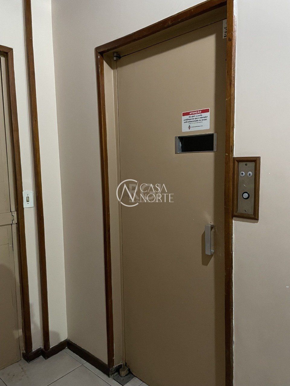 Apartamento à venda com 3 quartos, 87m², Rua Cancio Gomes no bairro Floresta em Porto Alegre