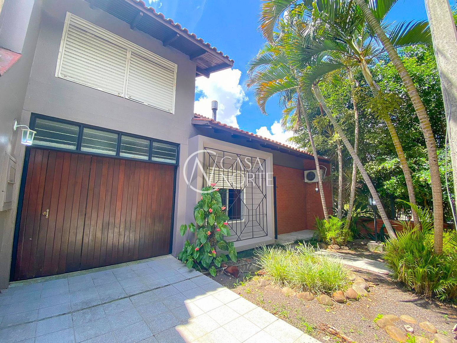 Casa à venda com 4 quartos, 175m², 1 suíte, 2 vagas, Rua Vital Brasil no bairro Jardim Sabará em Porto Alegre
