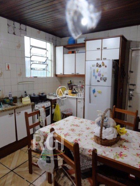 Casa à venda com 3 quartos, 90m², 1 vaga, Rua Juarez Tavora no bairro Vila João Pessoa em Porto Alegre