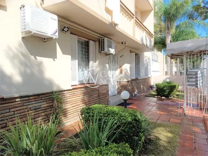 Apartamento à venda com 3 quartos, 55m², 1 vaga, Rua Botafogo no bairro Menino Deus em Porto Alegre