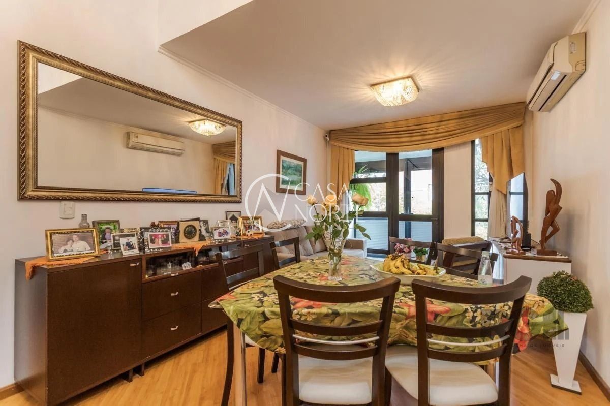 Cobertura à venda com 3 quartos, 266m², 1 suíte, 2 vagas, Rua Professor Ivo Corseuil no bairro Petrópolis em Porto Alegre