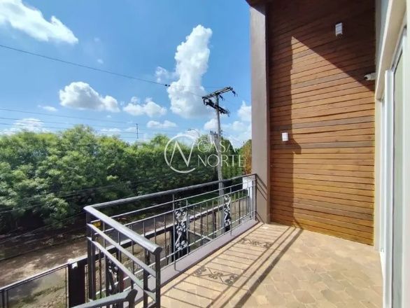 Casa à venda com 3 quartos, 1 suíte, 2 vagas, Rua Professor Luiz Antônio Lopes no bairro Morro Santana em Porto Alegre